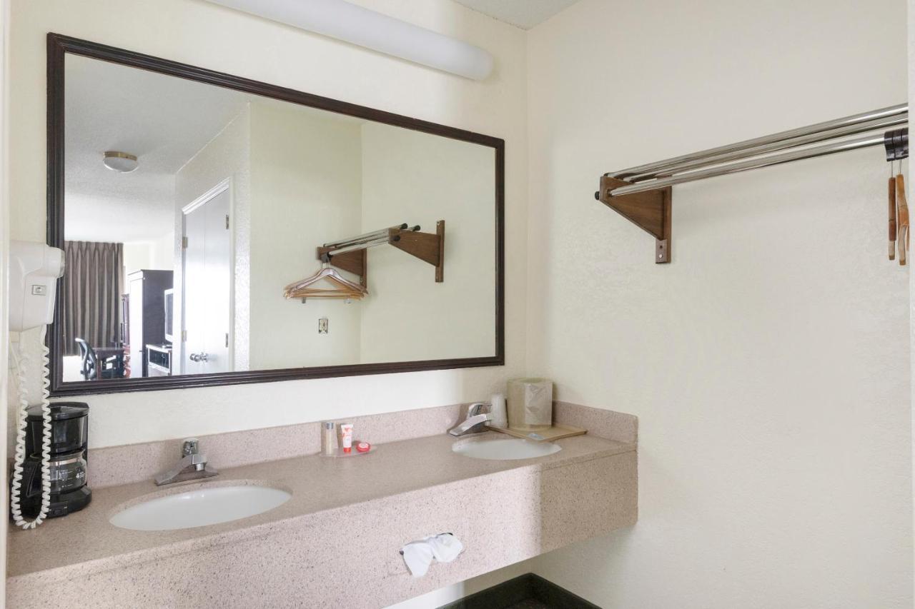 Econo Lodge Kannapolis Luaran gambar
