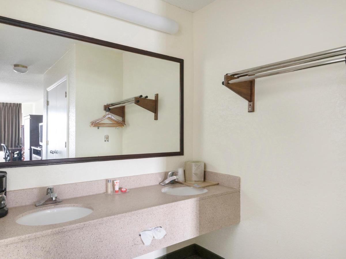Econo Lodge Kannapolis Luaran gambar